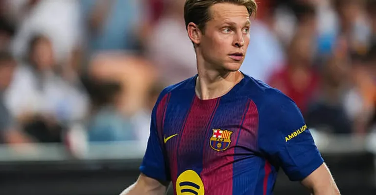 Major transformations in Barcelona: Fierce competition threatens De Jong’s future and opens the door to departure