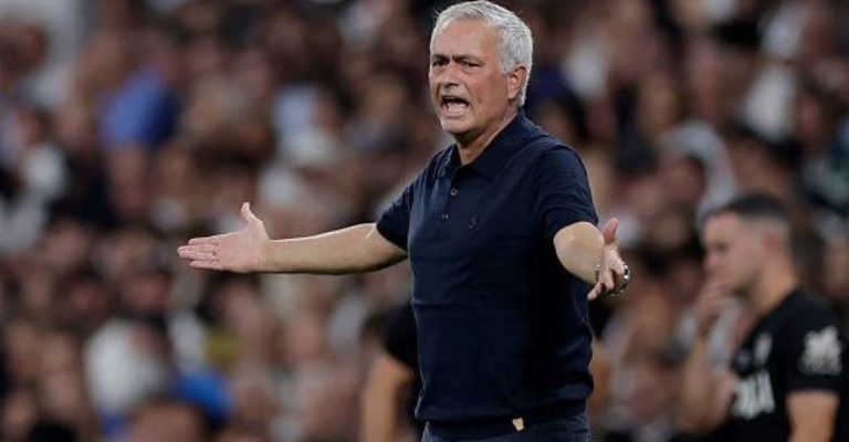 Mourinho Enters Real Madrid Press Conference With Shocking Evidence and Attacks Referee and VAR