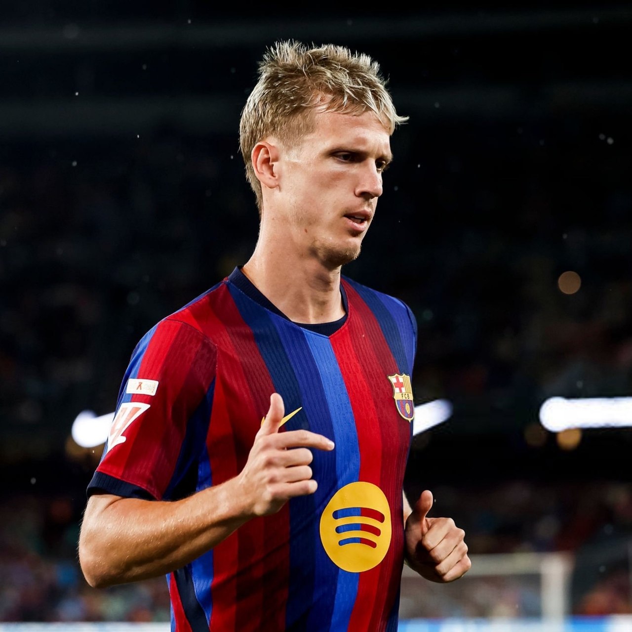 تطور مفاجئ حول مستقبل داني أولمو مع برشلونة.. 70 مليون يورو تحرك الملف