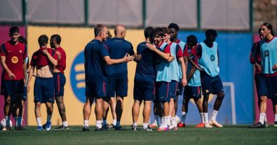 Hansi Flick continues working away from the spotlight.. New moves in Barcelona training raise questions!