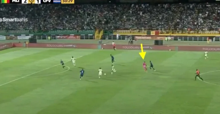 Vozinha, Cape Verde’s World Cup goalkeeper, makes history as the first goalkeeper to leave his goal in their opening AFCON qualifier to pull off a CRAZY show near the halfway line… before an unexpected twist happened that nobody saw coming!