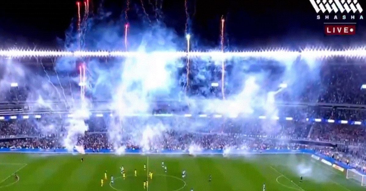 “Watch the moment that made millions cry.. the referee stopped the match, and the stadium caught fire in Messi’s final farewell!”