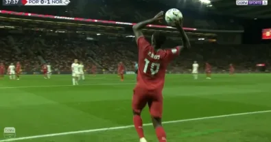 Watch the insane throw-in taken by Portugal’s Nuno Mendes, then get ready for the REAL EXPLOSION when the ball reached João Cancelo, who unleashed an absolutely crazy and unbelievable strike that ripped through Norway’s net and sent Portugal into a stunning earthquake that shook the entire country!!