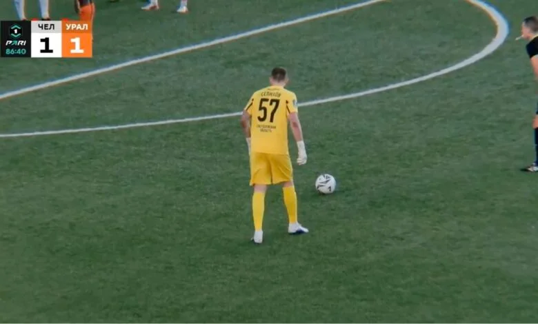 A Russian League goalkeeper makes history with an INSANE free-kick and seals his team’s win in the DYING MOMENTS in a dramatic scenario that makes absolutely NO SENSE!