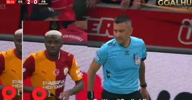 A Rare and Bizarre Scene Unfolds Between Nigerian Star Osimhen and the Referees—Something That Happens Only Once Every 100 Years, After the Shocking and Unbelievable Thing He Did in the Turkish Classic Against Fenerbahçe!!
