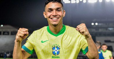 Barcelona Head of Scouting Names Arthur Dias: “That Is the Profile of Centre-Back We Are Looking For”