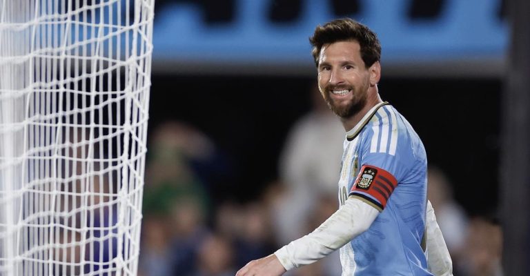 A former Barcelona president attacks Messi with one harsh line over his tribute.. and Catalonia reacts