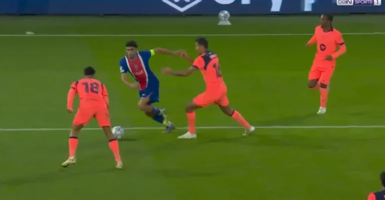 The Moroccan mastermind Achraf Hakimi leaves Paris Saint-Germain fans completely stunned with the insane move he used to create PSG’s incredible goal that ended Barcelona’s hopes of a comeback!!