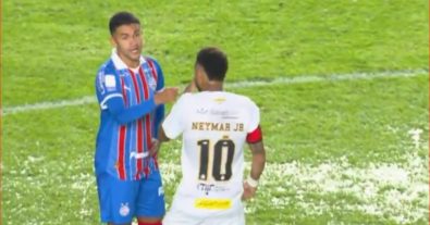 The Strangest Red Card in Football History… Watch What Neymar Did Before the Second Half Began for Santos!