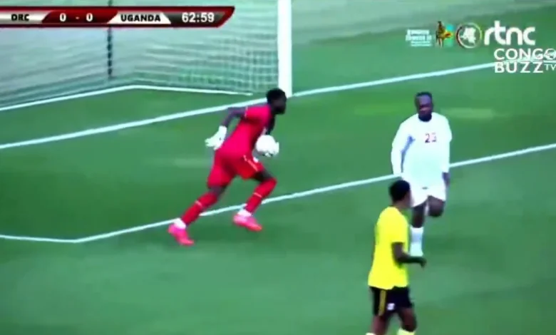Watch the unbelievable thing Uganda’s goalkeeper did against Congo’s attack, and the bizarre move he made inside his own penalty area!