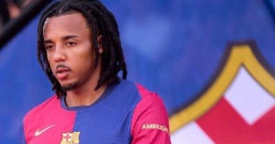 Hansi Flick’s Stance Opens Path for Kounde’s Barcelona Departure to Chelsea