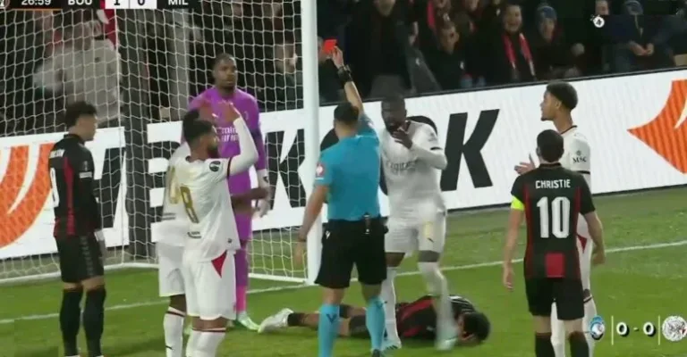 Maignan, Milan’s goalkeeper, forgets that there are cameras on the pitch and becomes the talk of the entire world with the weirdest and stupidest red card in the history of the Europa League and football in the first half-hour of today’s Bournemouth and Milan match!