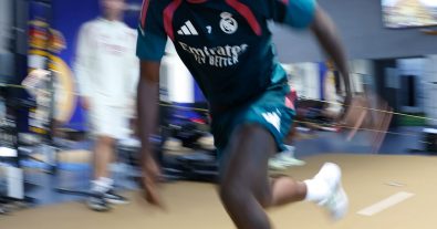 Mourinho Weighs Shock Call vs Villarreal: Vinícius and Mbappé on the Bench?