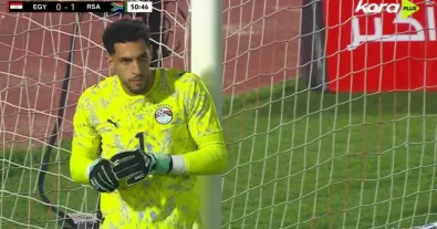 Watch South Africa’s Bizarre and Unbelievable Winning Goal Against Egypt After a CATASTROPHIC Mistake by the Egyptian Goalkeeper, Leaving Coach Mosimane and All the South African Players in a State of Both Shock and Laughter!!