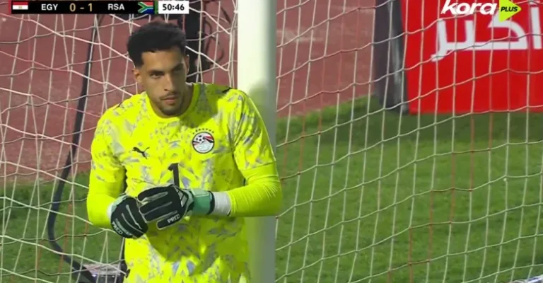 Watch South Africa’s Bizarre and Unbelievable Winning Goal Against Egypt After a CATASTROPHIC Mistake by the Egyptian Goalkeeper, Leaving Coach Mosimane and All the South African Players in a State of Both Shock and Laughter!!