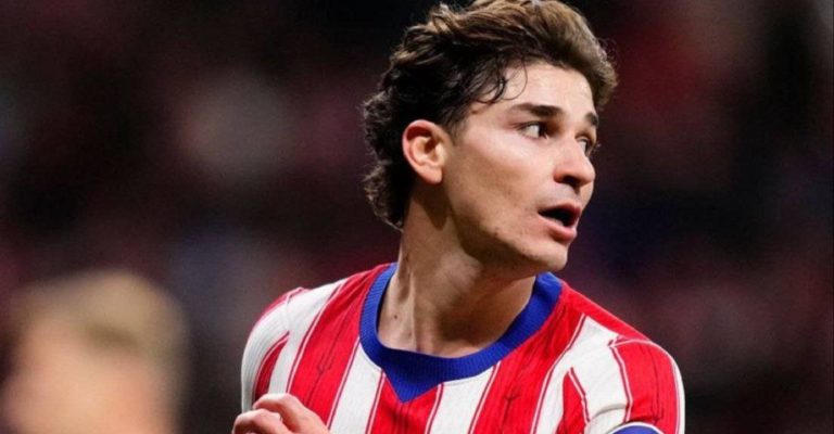 Deco Hints Barcelona Have Moved On from Álvarez as Striker Apologizes to Atlético Fans