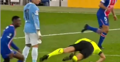The INSANE scene that racked up MILLIONS of views in the blink of an eye after what happened between Argentine star Enzo and the referee during the Manchester City vs. Paris Saint-Germain Champions League match!